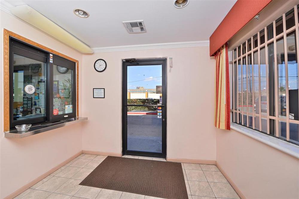 Americas Best Value Inn Houston Heights At I-45 Interno foto