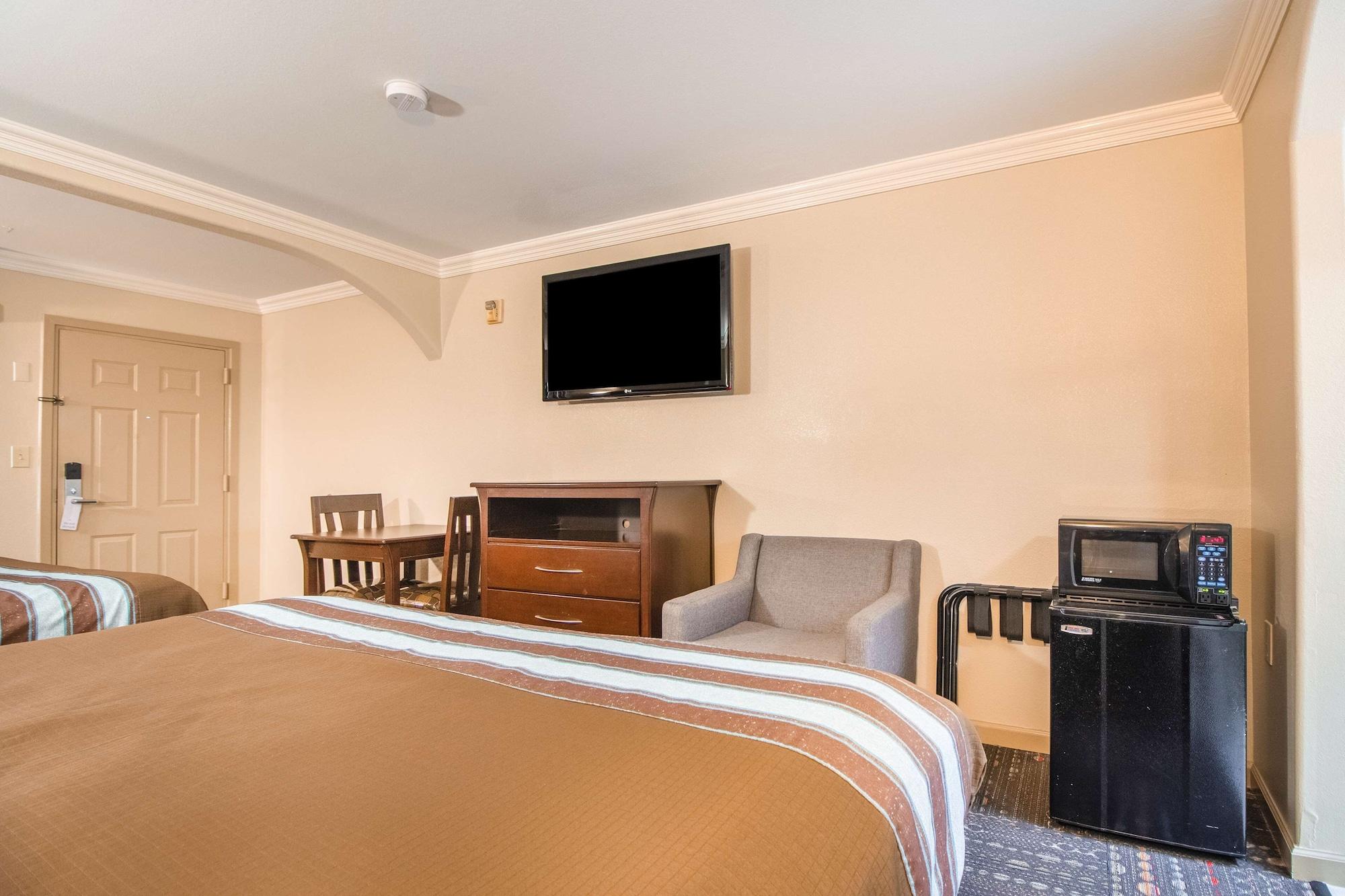 Americas Best Value Inn Houston Heights At I-45 Esterno foto