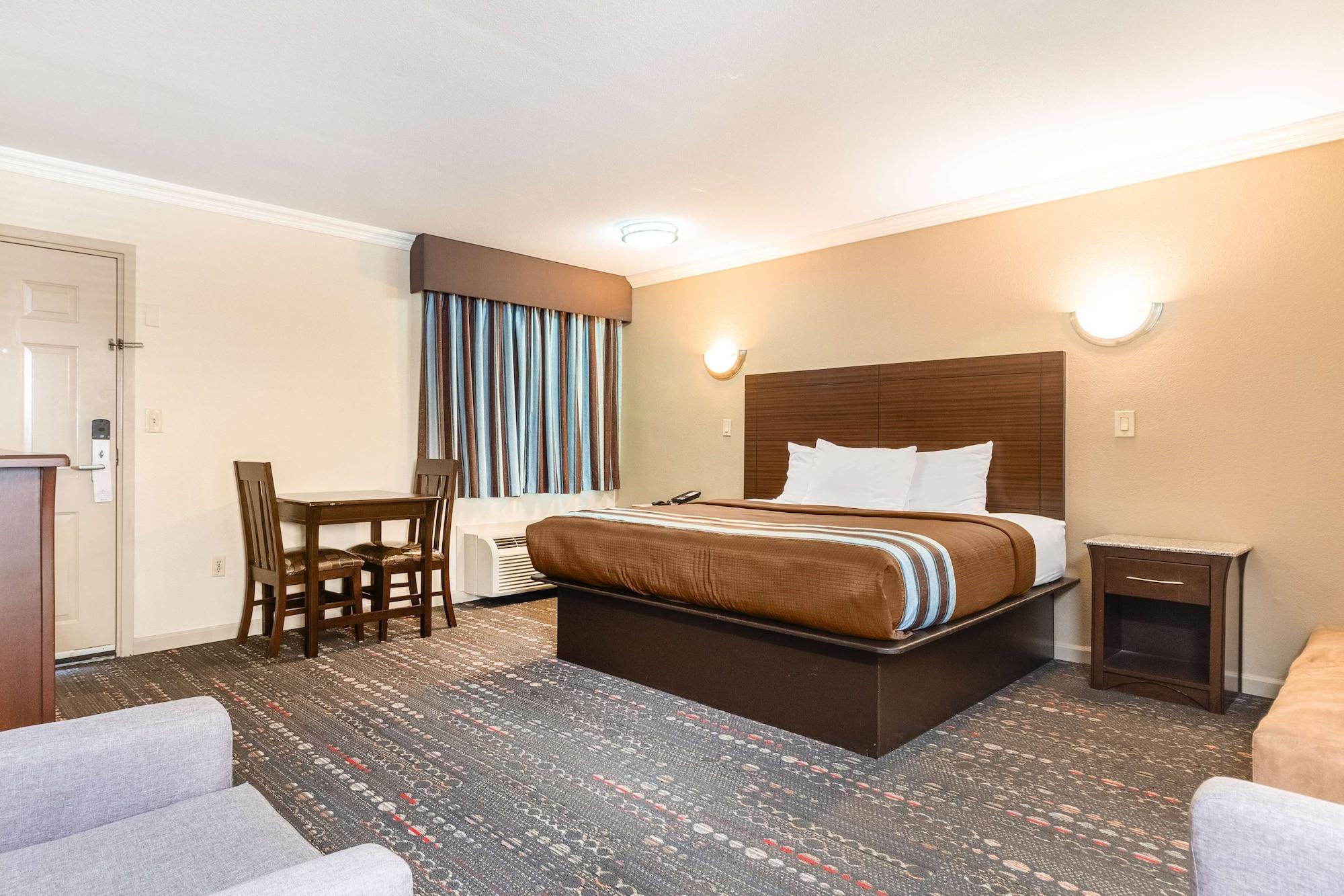 Americas Best Value Inn Houston Heights At I-45 Esterno foto