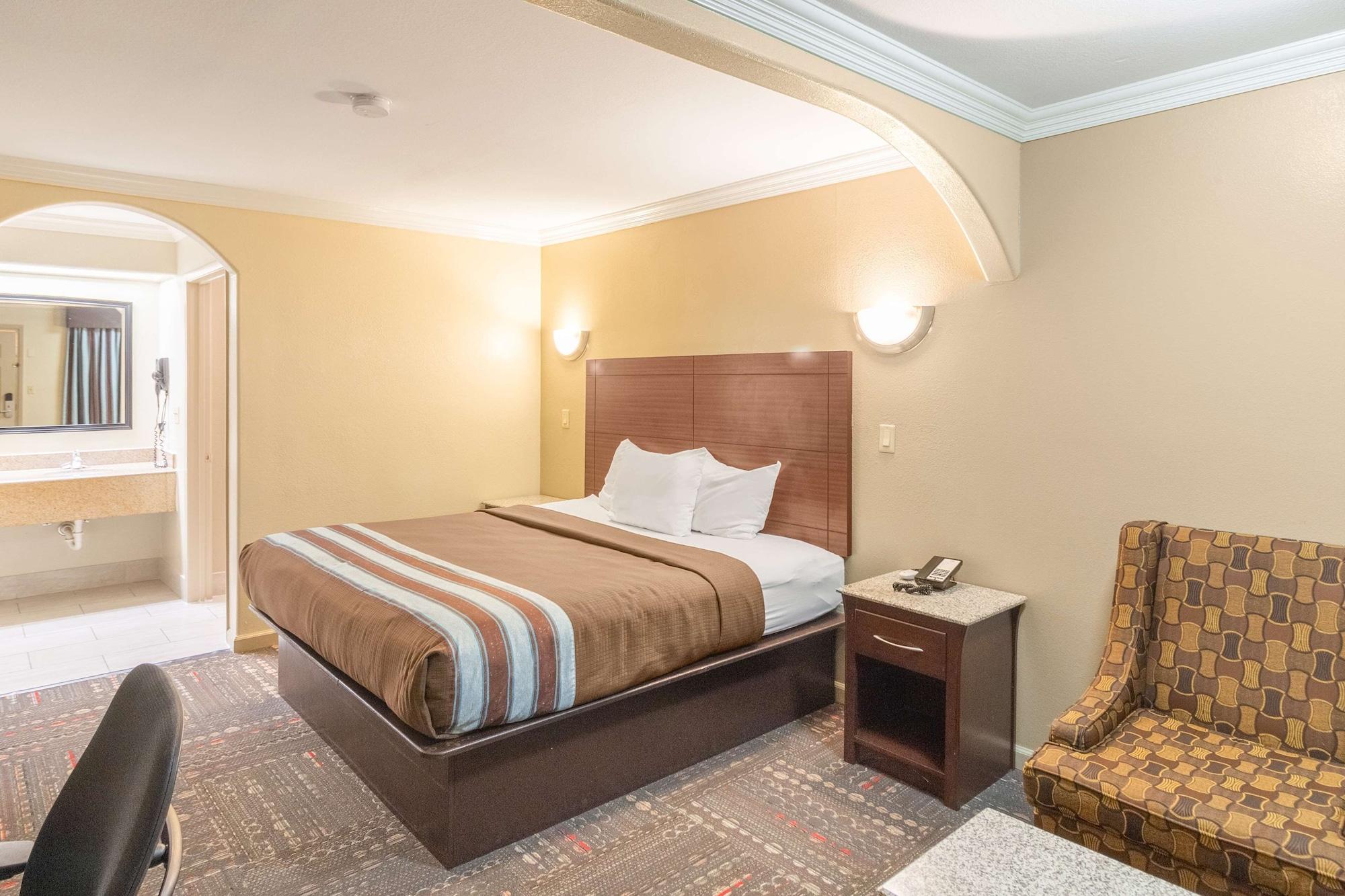 Americas Best Value Inn Houston Heights At I-45 Esterno foto