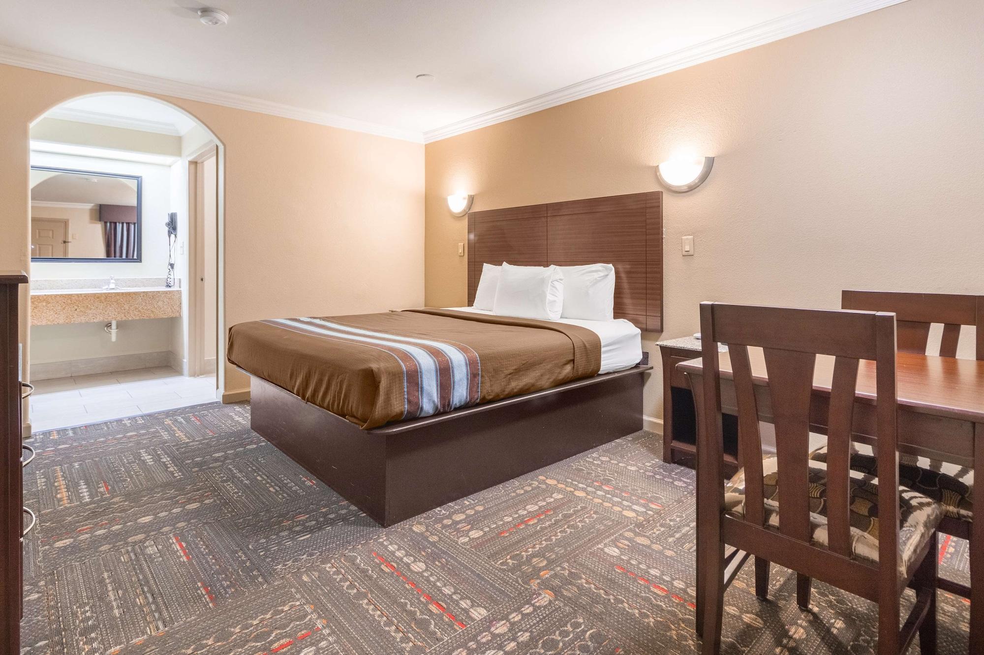 Americas Best Value Inn Houston Heights At I-45 Esterno foto