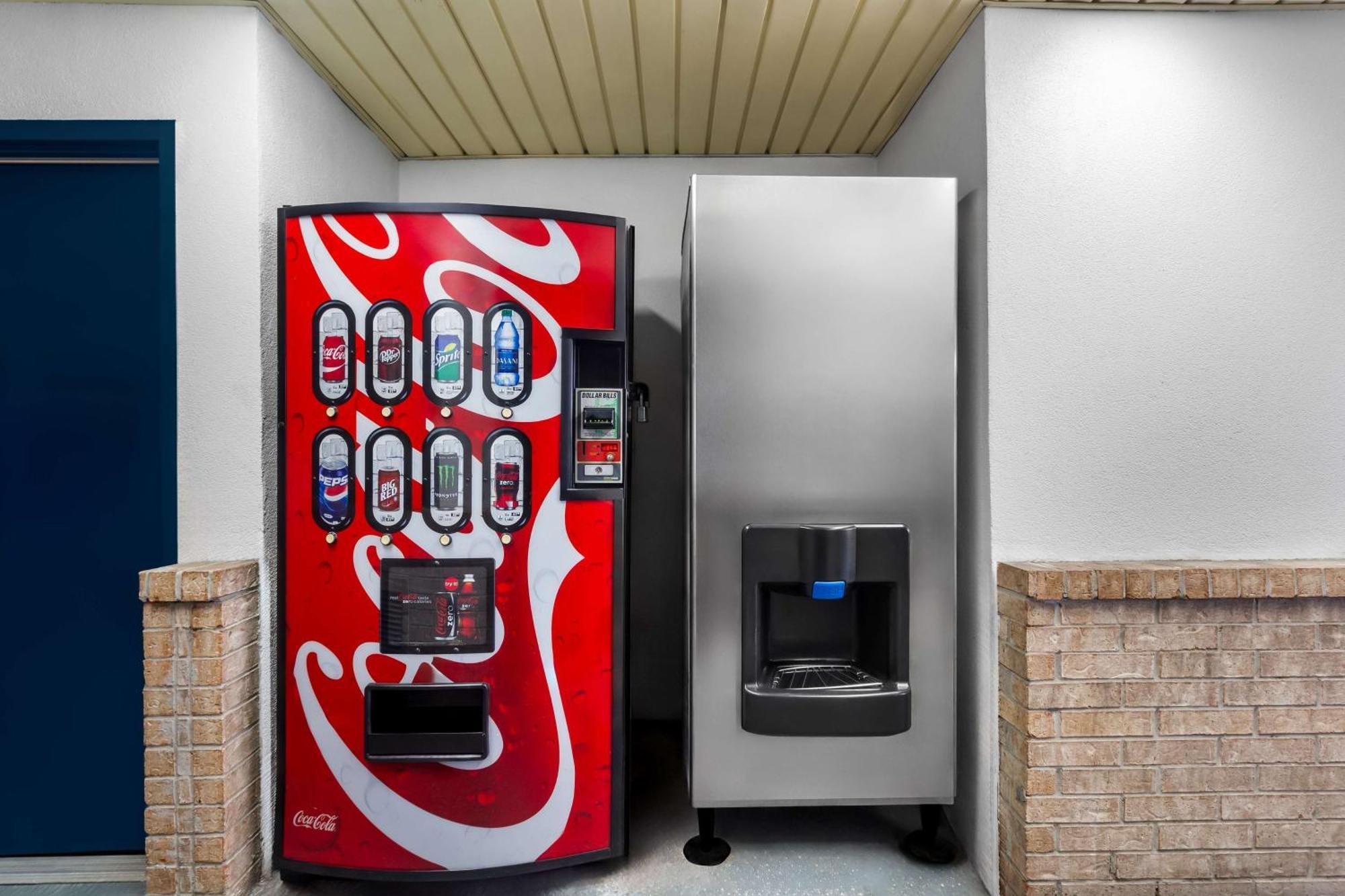 Americas Best Value Inn Houston Heights At I-45 Esterno foto