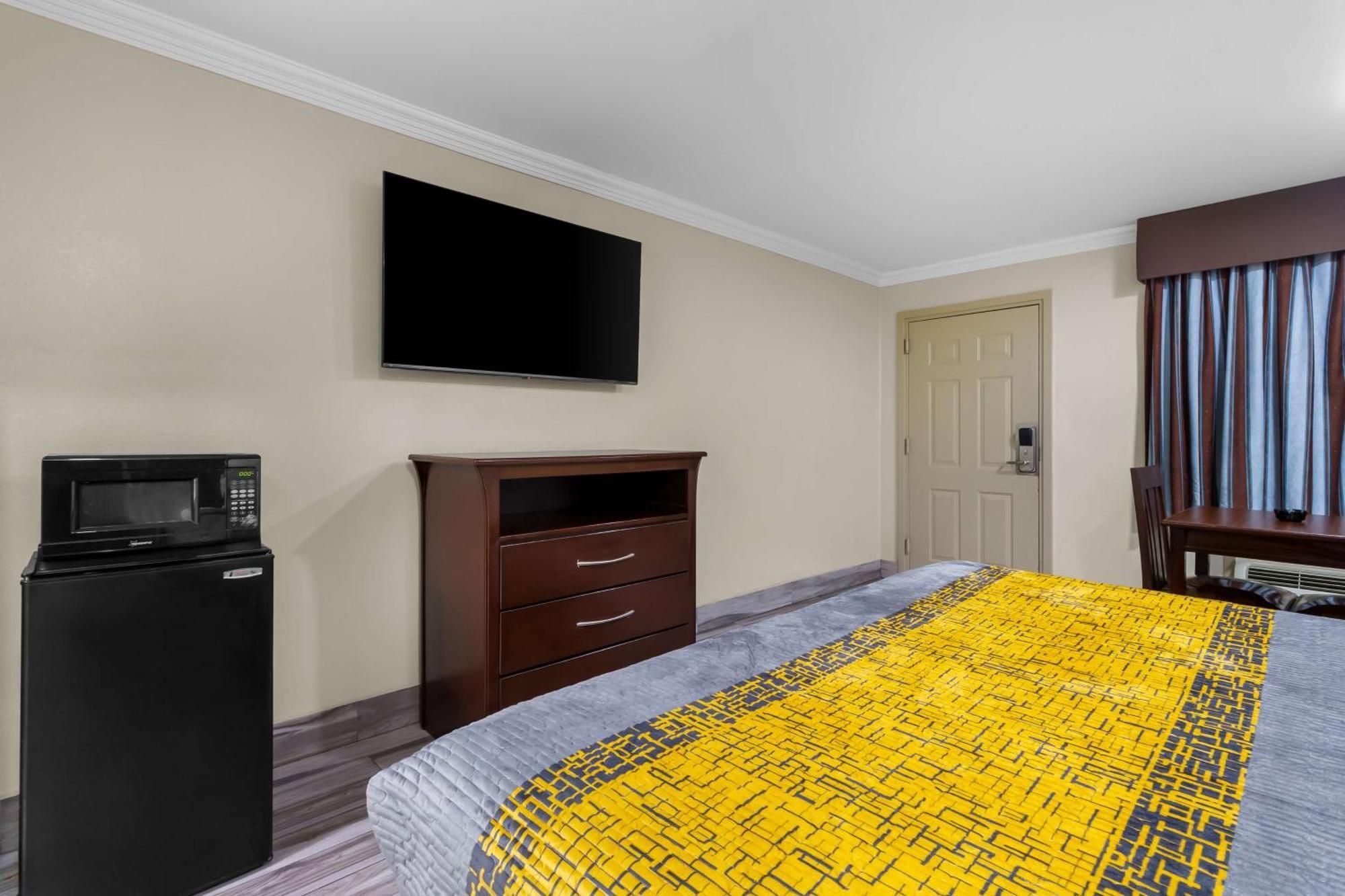 Americas Best Value Inn Houston Heights At I-45 Esterno foto