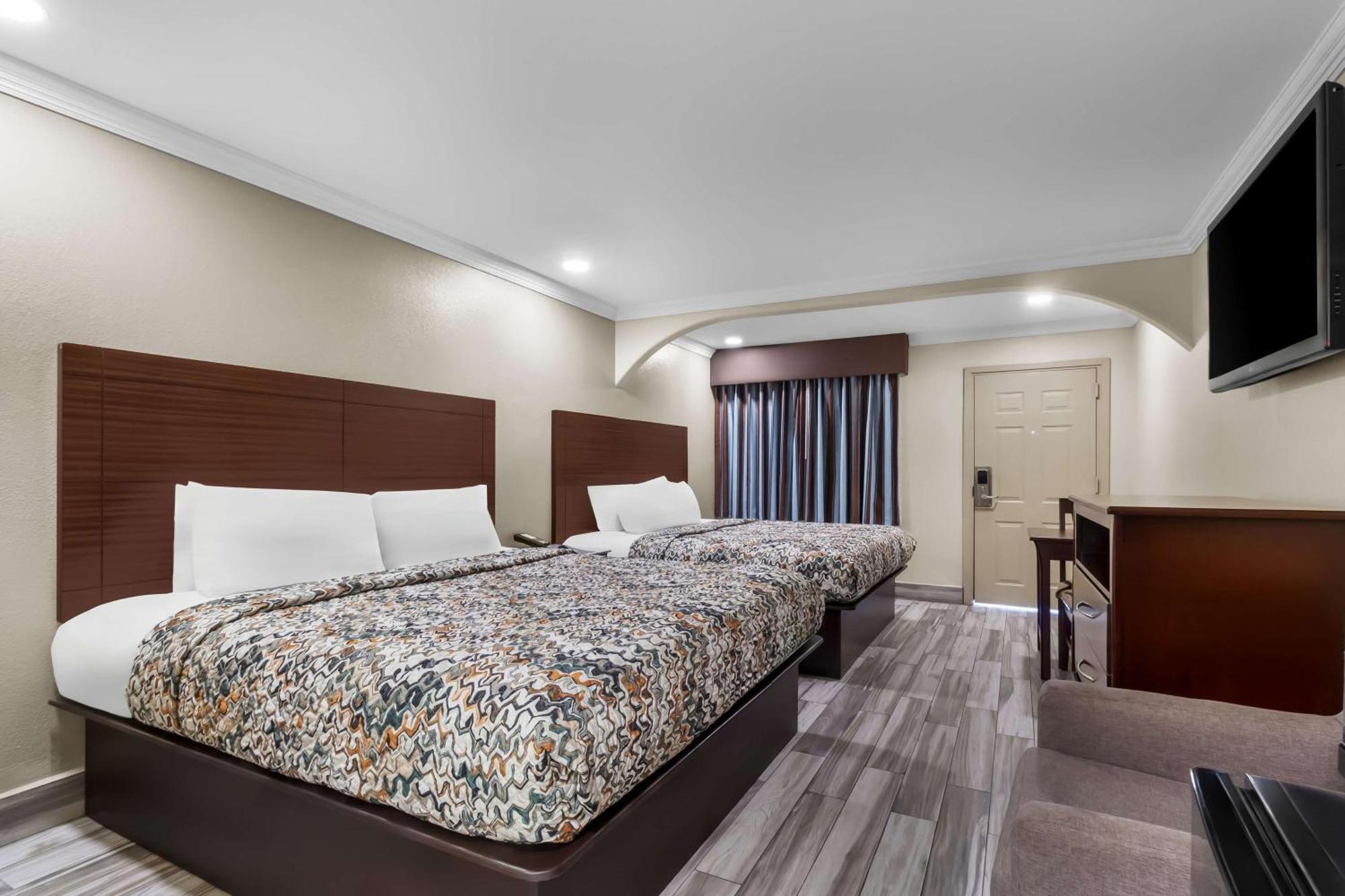 Americas Best Value Inn Houston Heights At I-45 Esterno foto