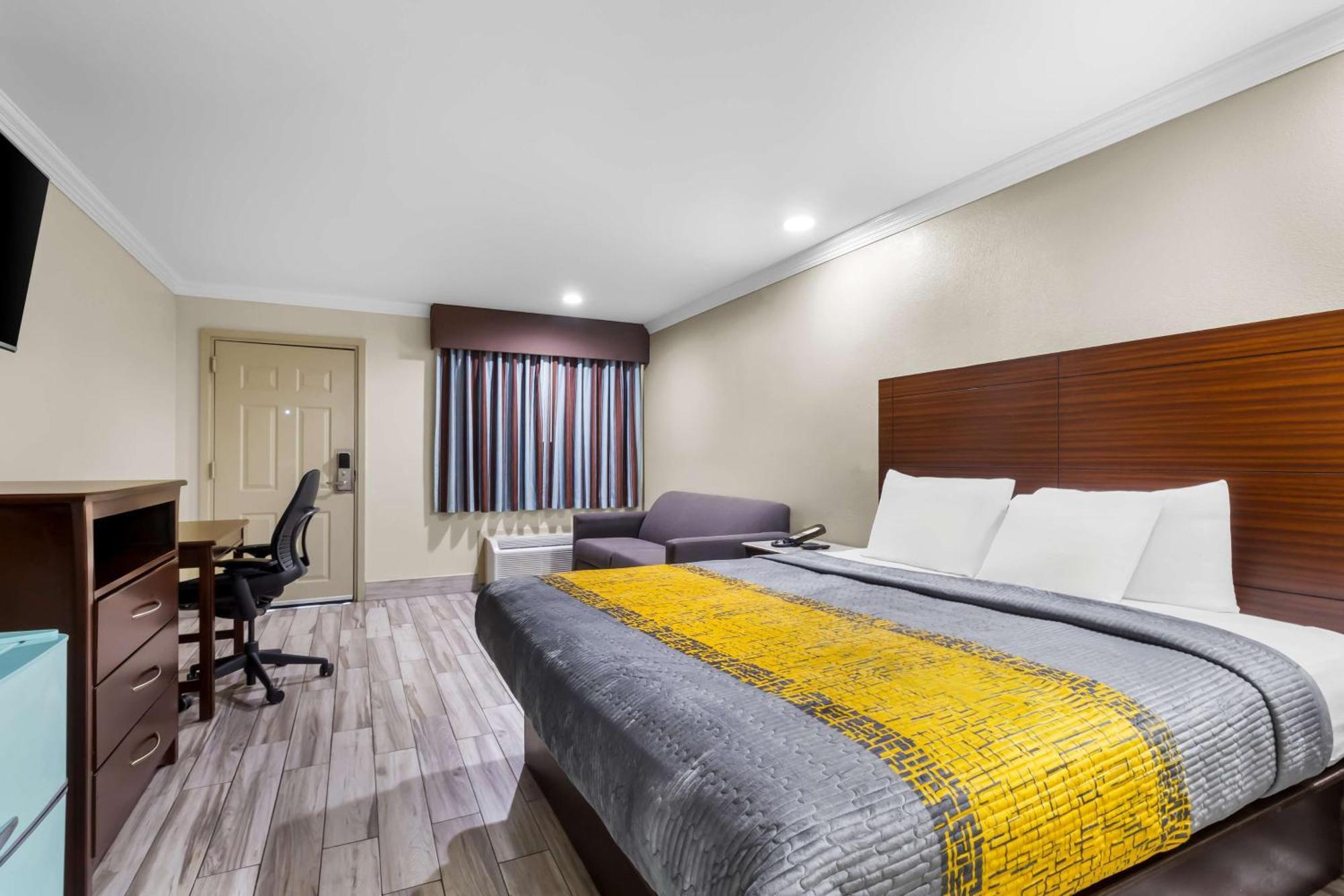 Americas Best Value Inn Houston Heights At I-45 Esterno foto