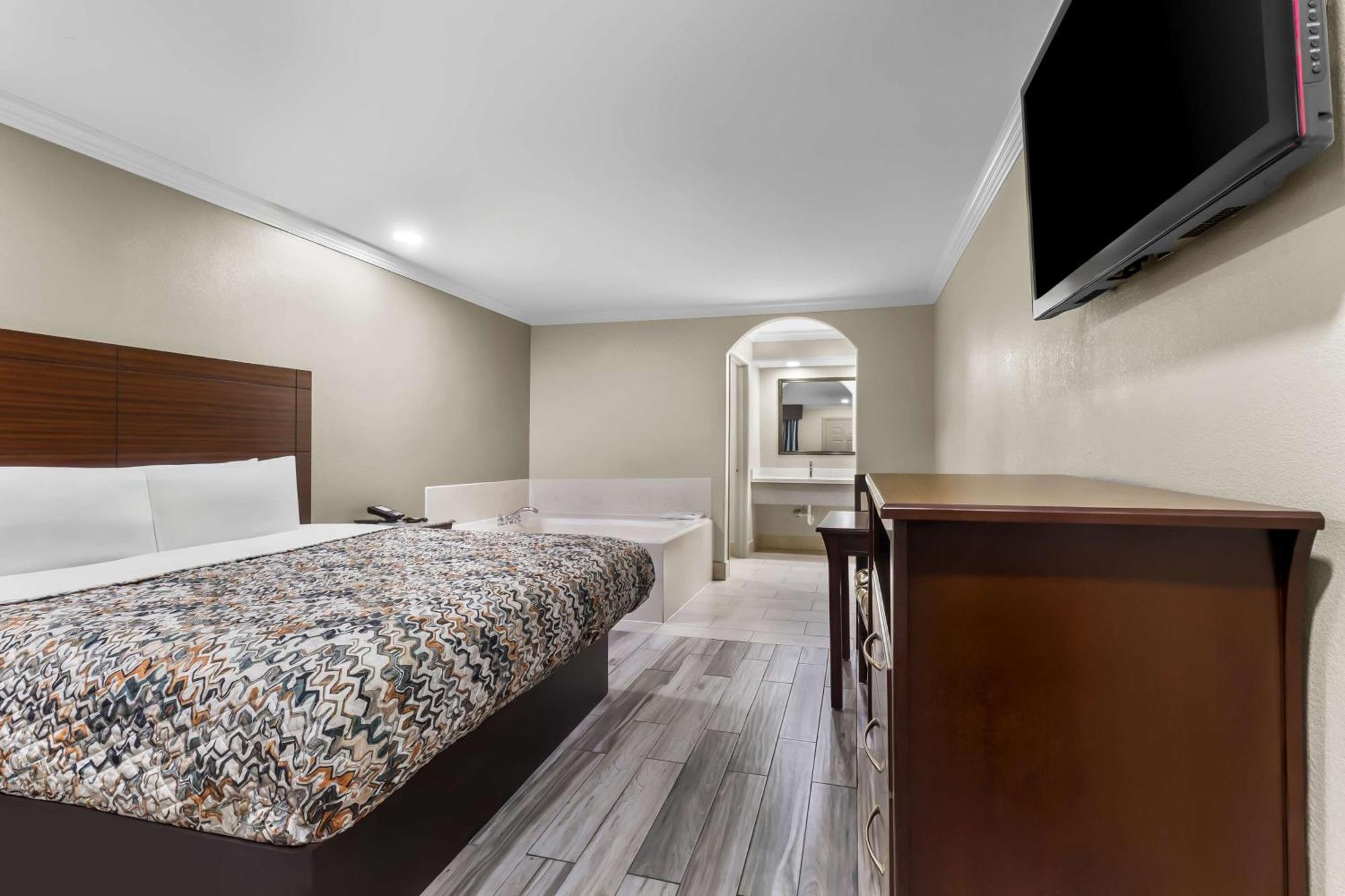 Americas Best Value Inn Houston Heights At I-45 Esterno foto