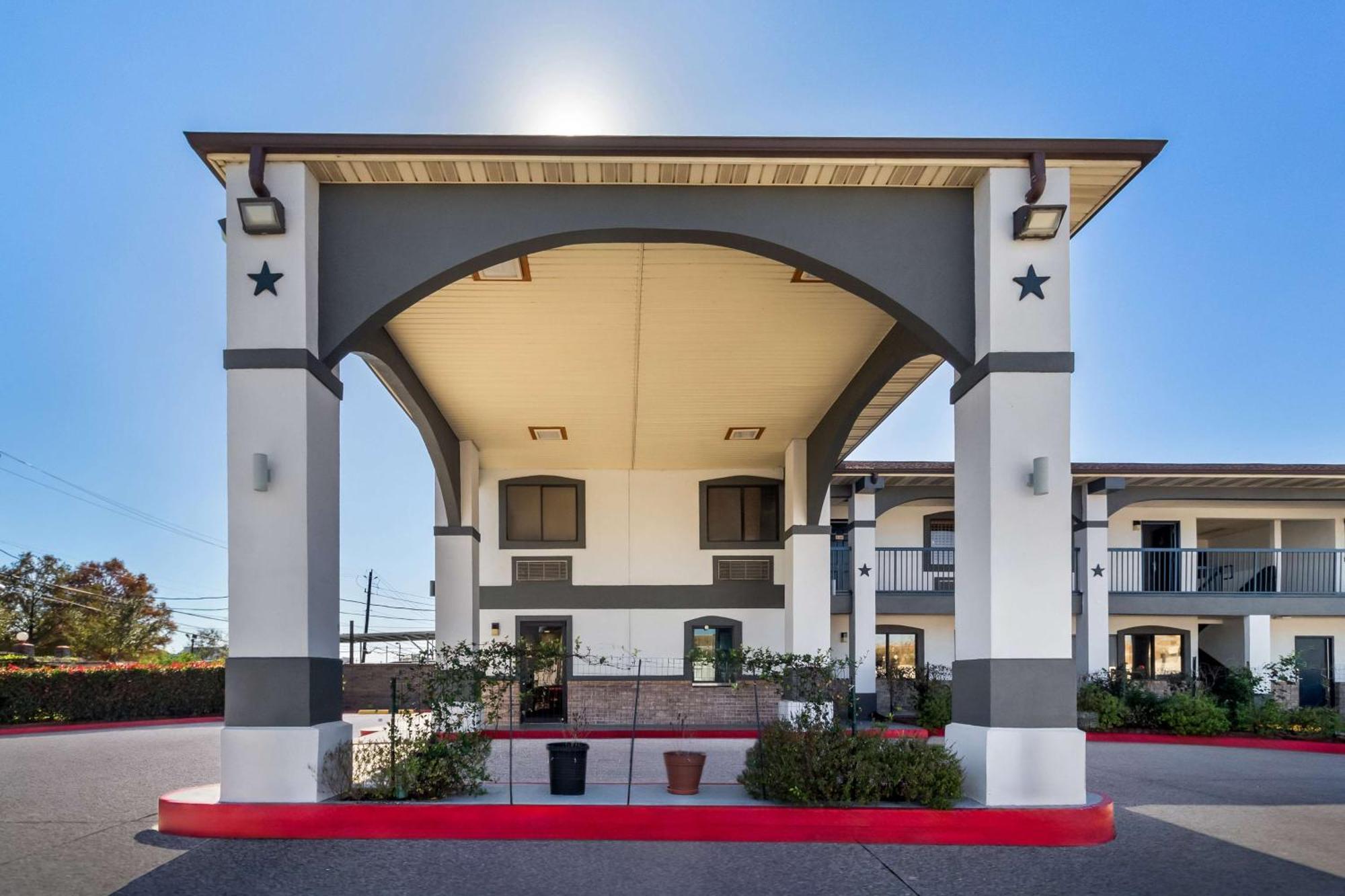 Americas Best Value Inn Houston Heights At I-45 Esterno foto