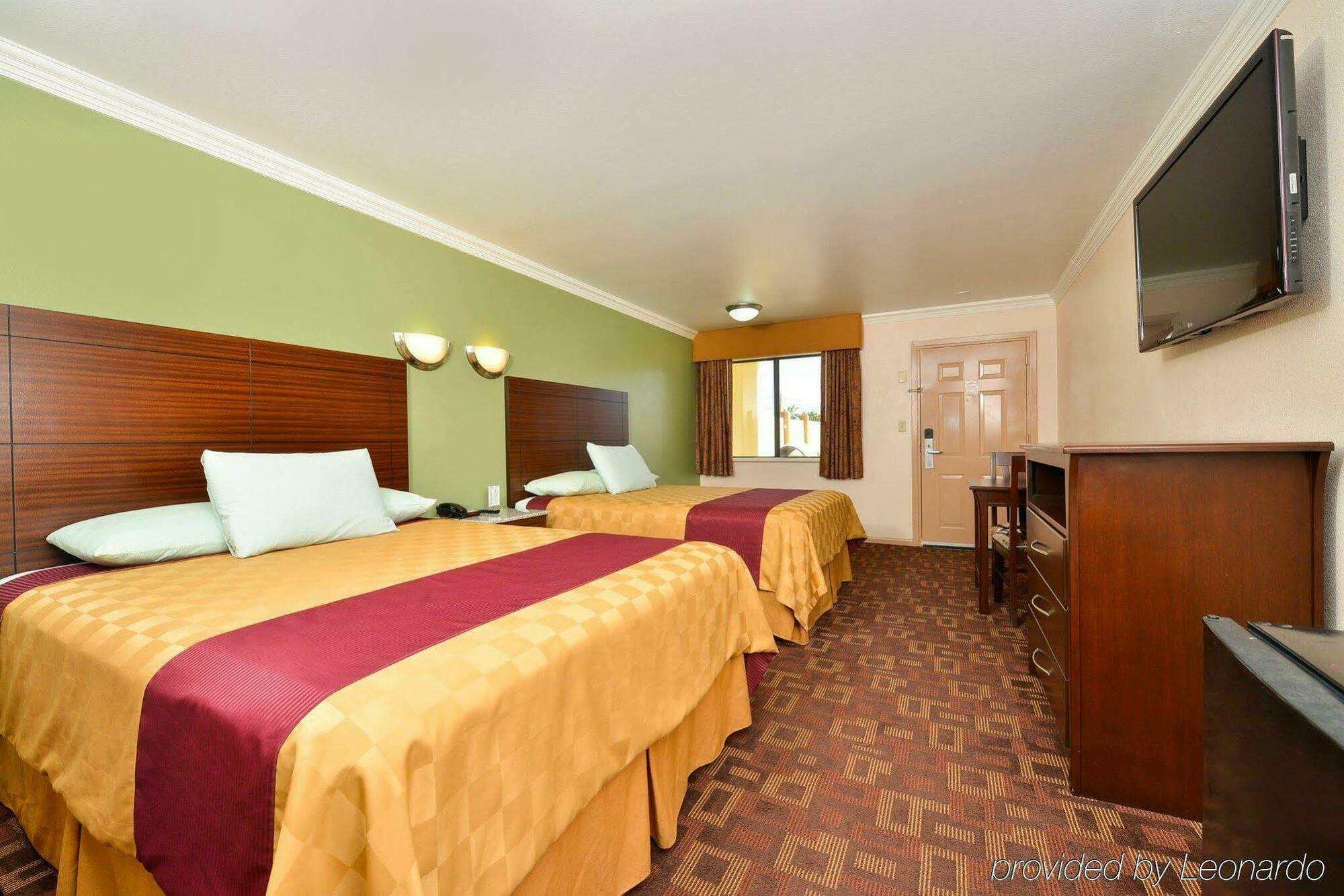 Americas Best Value Inn Houston Heights At I-45 Esterno foto